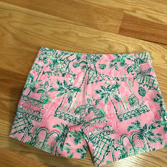 Like New Lilly Pullitzer Shorts Size 0 - Picture 3 of 4
